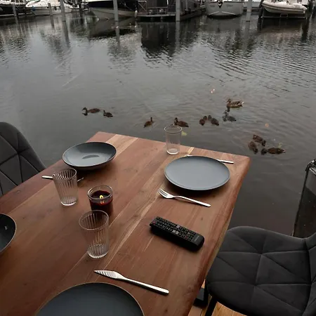 Ruheoase Am Wasser, Sauna-hausboot In Naturidylle * Berlín