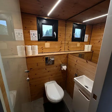 Botel Ruheoase Am Wasser, Sauna-hausboot In Naturidylle