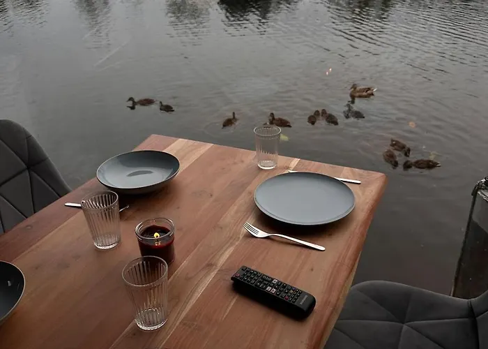 Ruheoase Am Wasser, Sauna-hausboot In Naturidylle * برلين