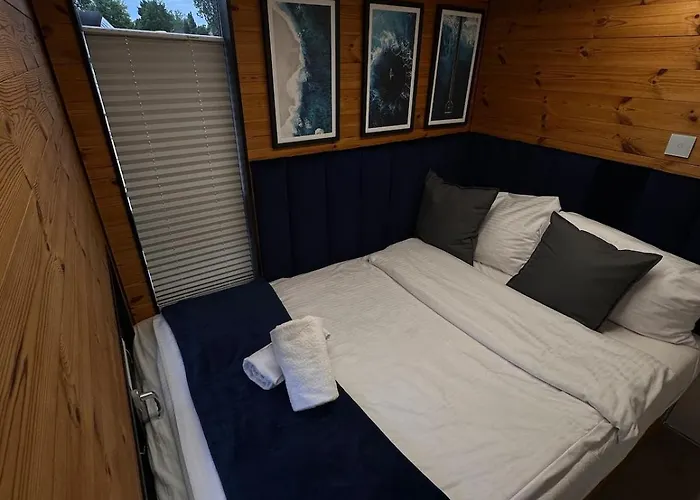 Botel Ruheoase Am Wasser, Sauna-hausboot In Naturidylle *