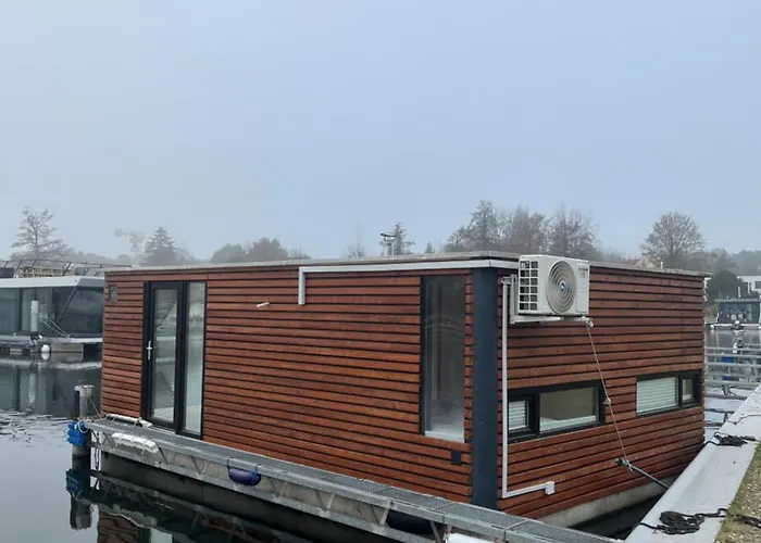 Úszó hotel Ruheoase Am Wasser, Sauna-hausboot In Naturidylle *