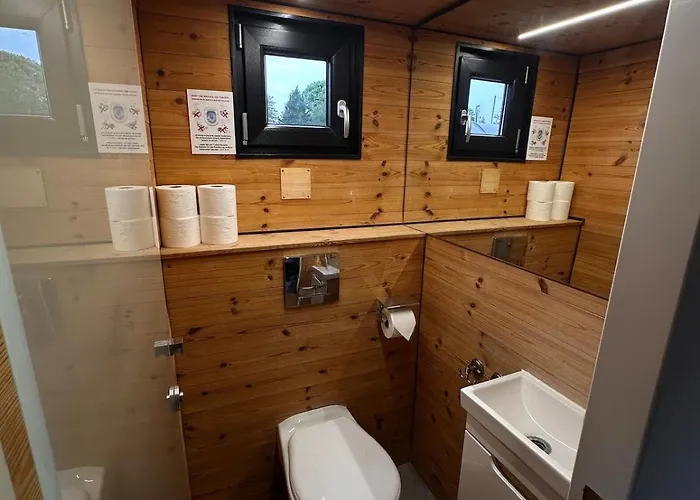 Botel Ruheoase Am Wasser, Sauna-hausboot In Naturidylle